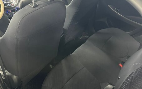 Hyundai Solaris II рестайлинг, 2015 год, 800 000 рублей, 12 фотография