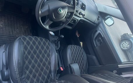 Skoda Fabia II, 2012 год, 900 000 рублей, 6 фотография