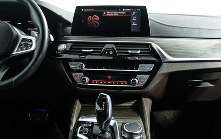 BMW 5 серия, 2019 год, 3 990 000 рублей, 14 фотография