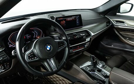 BMW 5 серия, 2019 год, 3 990 000 рублей, 11 фотография