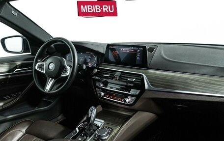 BMW 5 серия, 2019 год, 3 990 000 рублей, 9 фотография