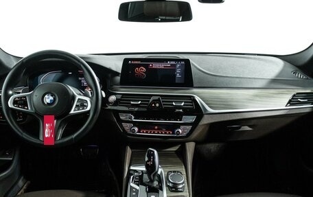 BMW 5 серия, 2019 год, 3 990 000 рублей, 13 фотография