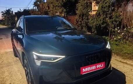 Audi e-tron Sportback I, 2022 год, 9 500 000 рублей, 3 фотография