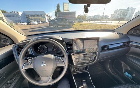 Mitsubishi Outlander III рестайлинг 3, 2019 год, 2 100 000 рублей, 9 фотография