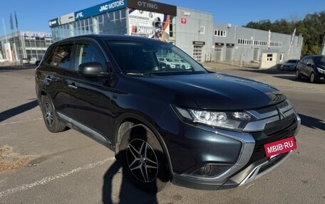 Mitsubishi Outlander III рестайлинг 3, 2019 год, 2 100 000 рублей, 7 фотография