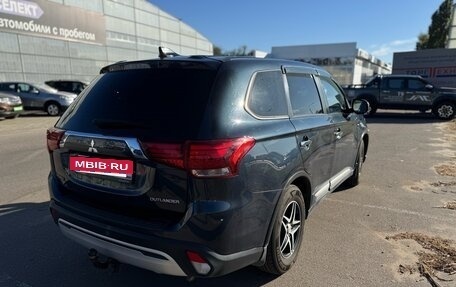 Mitsubishi Outlander III рестайлинг 3, 2019 год, 2 100 000 рублей, 5 фотография