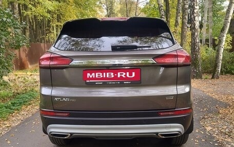 Geely Atlas, 2022 год, 1 880 000 рублей, 5 фотография
