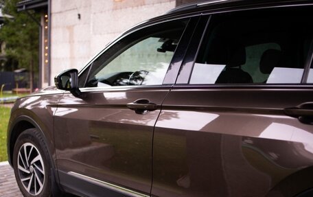 Volkswagen Tiguan II, 2018 год, 2 000 000 рублей, 3 фотография