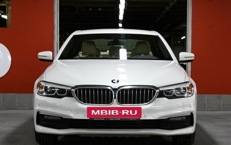 BMW 5 серия, 2019 год, 2 998 000 рублей, 2 фотография