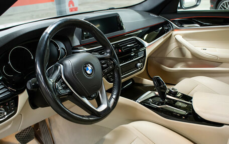 BMW 5 серия, 2019 год, 2 998 000 рублей, 16 фотография