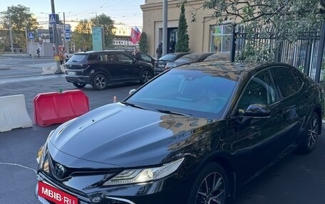 Toyota Camry, 2022 год, 4 100 000 рублей, 2 фотография