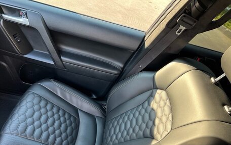 Toyota Land Cruiser Prado 150 рестайлинг 2, 2020 год, 5 500 000 рублей, 6 фотография