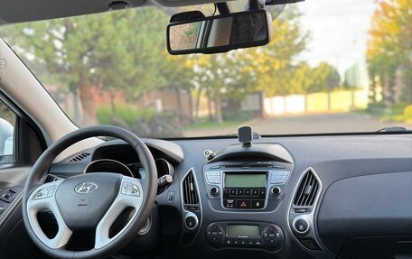 Hyundai ix35 I рестайлинг, 2012 год, 1 150 000 рублей, 28 фотография