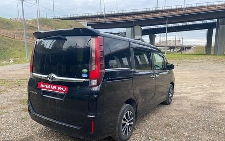Toyota Esquire I, 2015 год, 1 450 000 рублей, 4 фотография