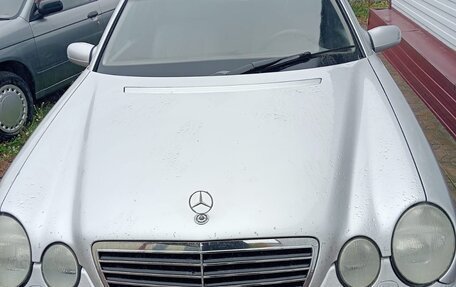 Mercedes-Benz E-Класс, 2000 год, 500 000 рублей, 1 фотография