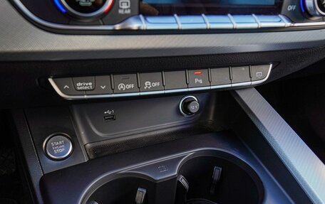 Audi A4, 2020 год, 2 700 000 рублей, 13 фотография