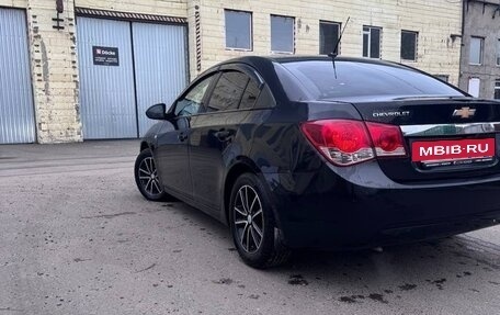 Chevrolet Cruze II, 2010 год, 690 000 рублей, 10 фотография