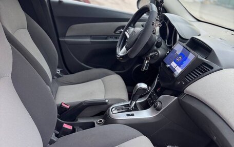 Chevrolet Cruze II, 2010 год, 690 000 рублей, 19 фотография