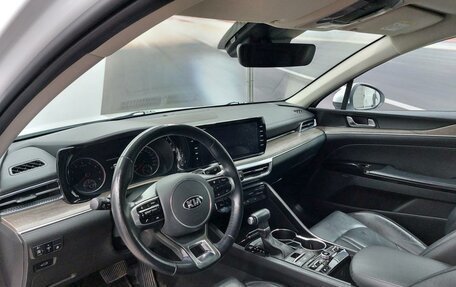 KIA K5, 2020 год, 2 500 000 рублей, 24 фотография