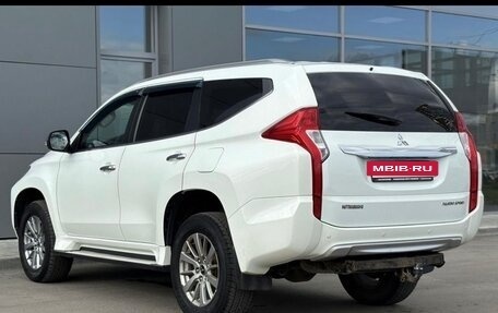 Mitsubishi Pajero Sport III рестайлинг, 2017 год, 2 450 000 рублей, 3 фотография
