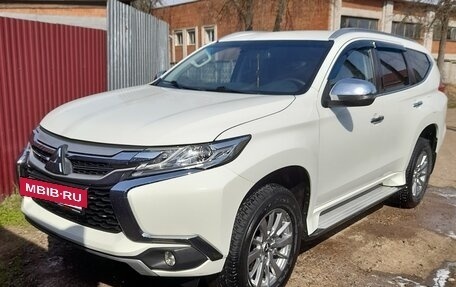 Mitsubishi Pajero Sport III рестайлинг, 2017 год, 2 450 000 рублей, 9 фотография