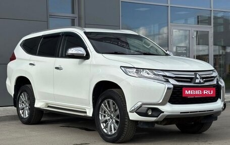 Mitsubishi Pajero Sport III рестайлинг, 2017 год, 2 450 000 рублей, 6 фотография