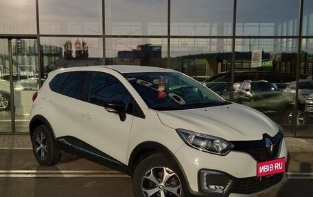 Renault Kaptur I рестайлинг, 2019 год, 1 425 000 рублей, 3 фотография