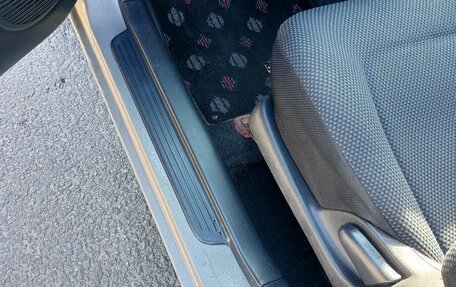 Toyota bB I рестайлинг, 2004 год, 490 000 рублей, 13 фотография