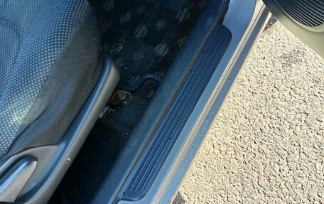 Toyota bB I рестайлинг, 2004 год, 490 000 рублей, 15 фотография