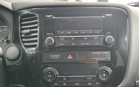 Mitsubishi Outlander III рестайлинг 3, 2013 год, 1 269 000 рублей, 14 фотография