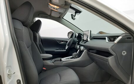 Toyota RAV4, 2020 год, 2 620 000 рублей, 11 фотография