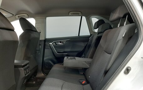 Toyota RAV4, 2020 год, 2 620 000 рублей, 12 фотография