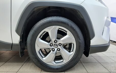 Toyota RAV4, 2020 год, 2 620 000 рублей, 13 фотография