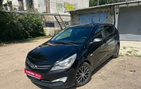 Hyundai Solaris II рестайлинг, 2015 год, 790 000 рублей, 3 фотография