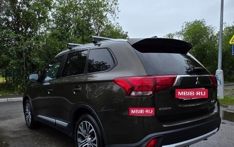 Mitsubishi Outlander III рестайлинг 3, 2017 год, 2 090 000 рублей, 3 фотография