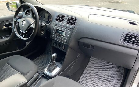 Volkswagen Polo VI (EU Market), 2018 год, 1 200 000 рублей, 30 фотография