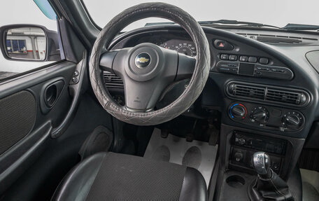 Chevrolet Niva I рестайлинг, 2015 год, 899 000 рублей, 13 фотография