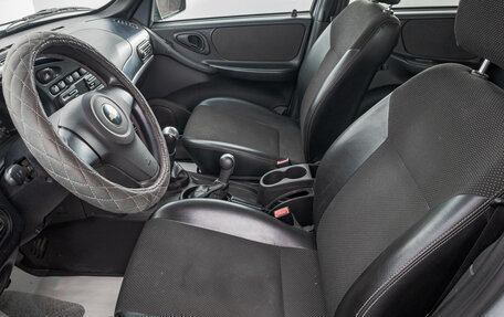 Chevrolet Niva I рестайлинг, 2015 год, 899 000 рублей, 11 фотография