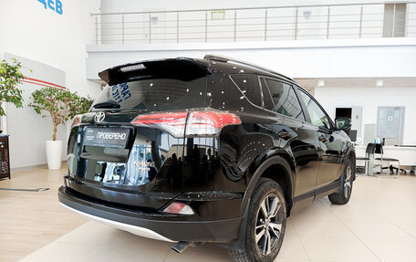 Toyota RAV4, 2017 год, 2 146 000 рублей, 6 фотография