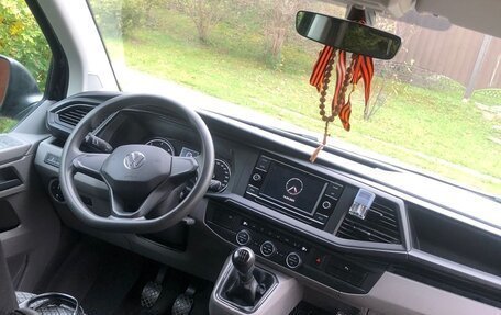 Volkswagen Caravelle T6 рестайлинг, 2021 год, 6 500 000 рублей, 9 фотография