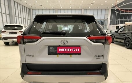 Toyota RAV4, 2025 год, 4 220 000 рублей, 6 фотография