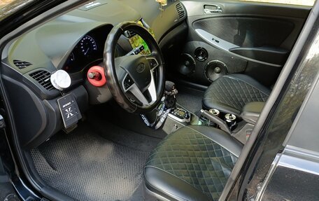 Hyundai Solaris II рестайлинг, 2012 год, 950 000 рублей, 5 фотография