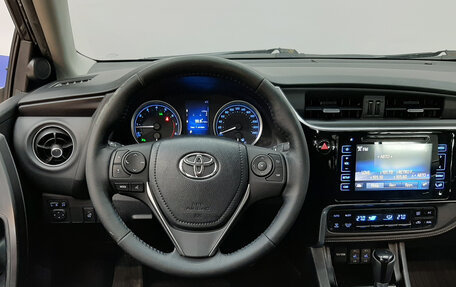 Toyota Corolla, 2018 год, 1 840 000 рублей, 14 фотография