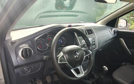 Renault Sandero II рестайлинг, 2018 год, 920 000 рублей, 2 фотография