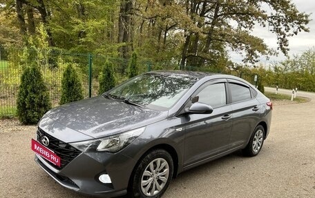 Hyundai Solaris II рестайлинг, 2021 год, 1 550 000 рублей, 3 фотография