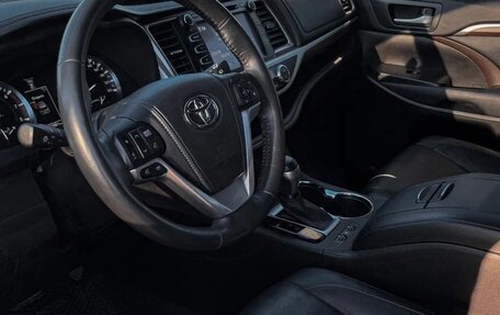 Toyota Highlander III, 2014 год, 2 600 000 рублей, 7 фотография
