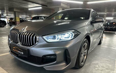 BMW 1 серия, 2020 год, 2 690 000 рублей, 9 фотография