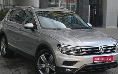 Volkswagen Tiguan II, 2018 год, 3 100 000 рублей, 1 фотография