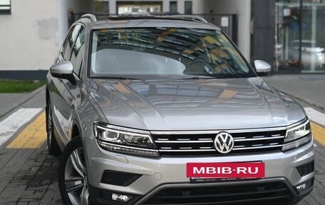 Volkswagen Tiguan II, 2018 год, 3 100 000 рублей, 2 фотография