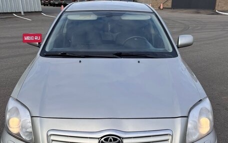 Toyota Avensis III рестайлинг, 2005 год, 555 000 рублей, 22 фотография